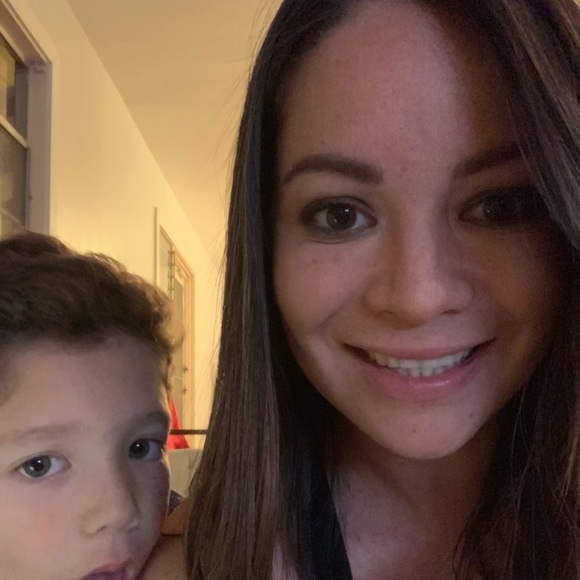 Meet your Posher, Natalie - Picture 2 of 2